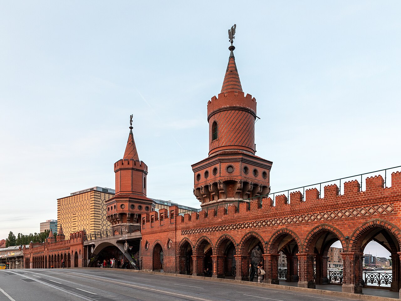 Pünktlich trotz dichtem Verkehr in Friedrichshain-Kreuzberg